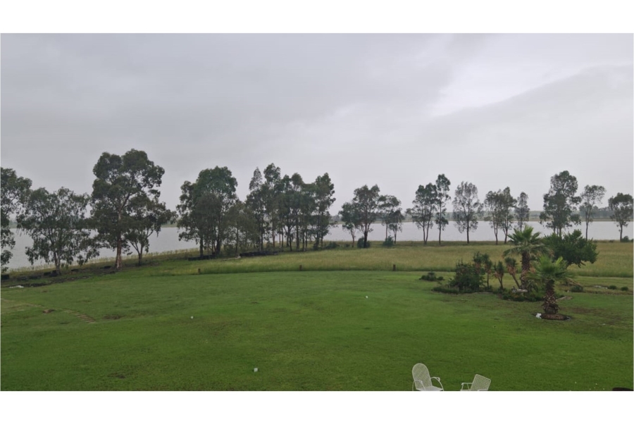 6 Bedroom Property for Sale in Vaaldam SH Free State